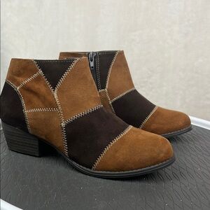 Vintage Unionbay Brown and Black Patchwork Ankle Boots 7.5 Retro Almond Toe